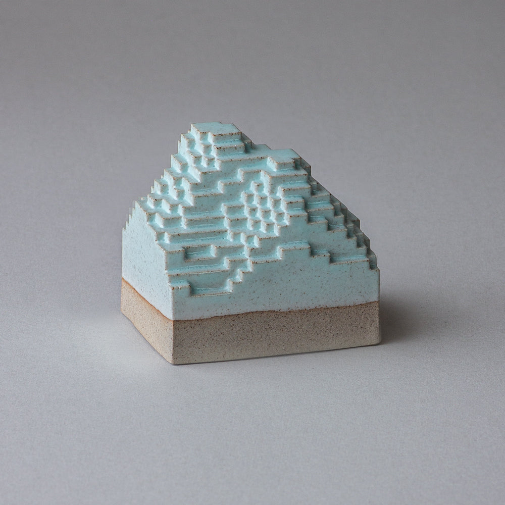 Voxel Piece (L) / Brown clay × Green
