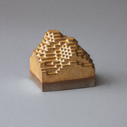 Voxel Piece (L) / Brown clay × Luster Brown
