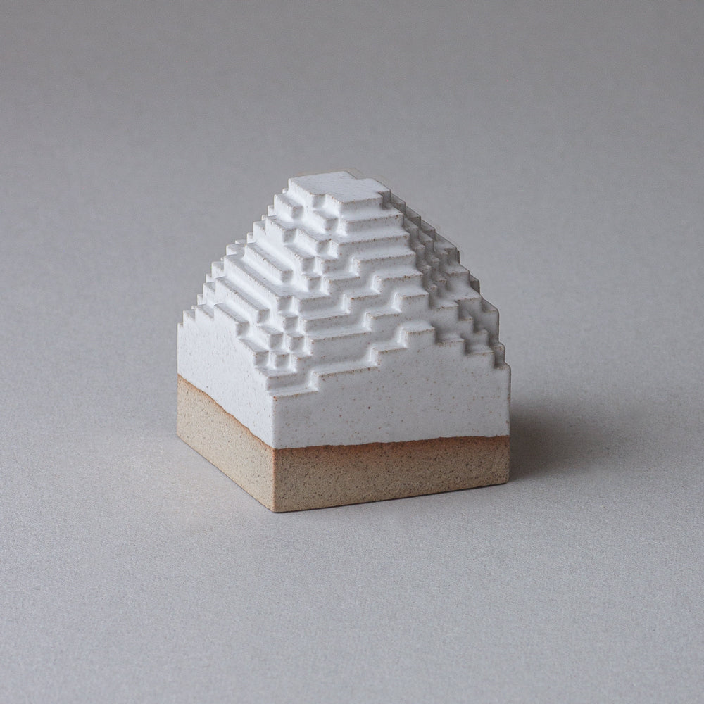 Voxel Piece (S) / Brown clay × White