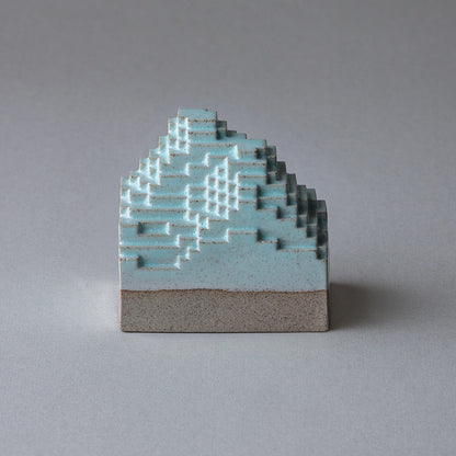 Voxel Piece (L) / Brown clay × Green