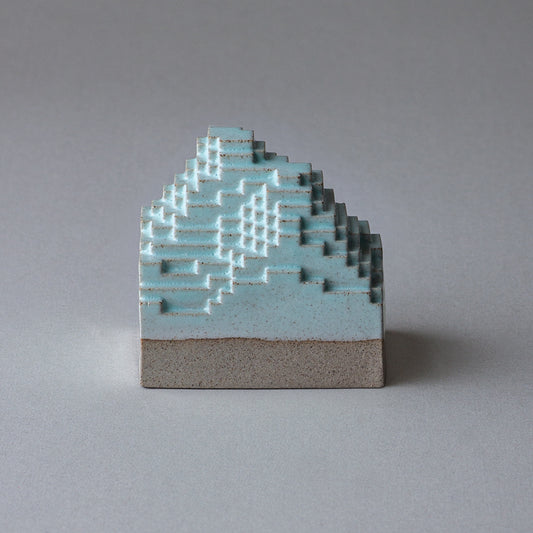 Voxel Piece (L) / Brown clay × Green