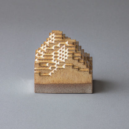 Voxel Piece (L) / Brown clay × Luster Brown