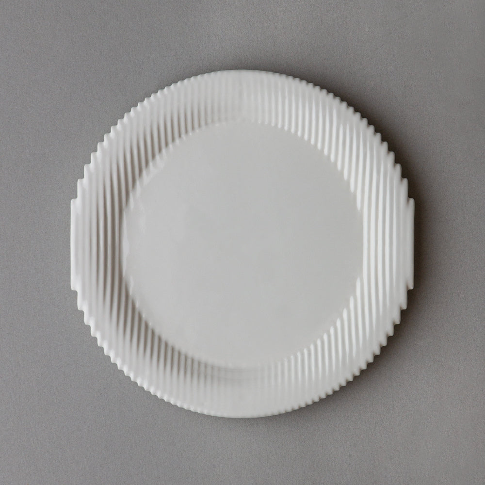 Layer Dish / White