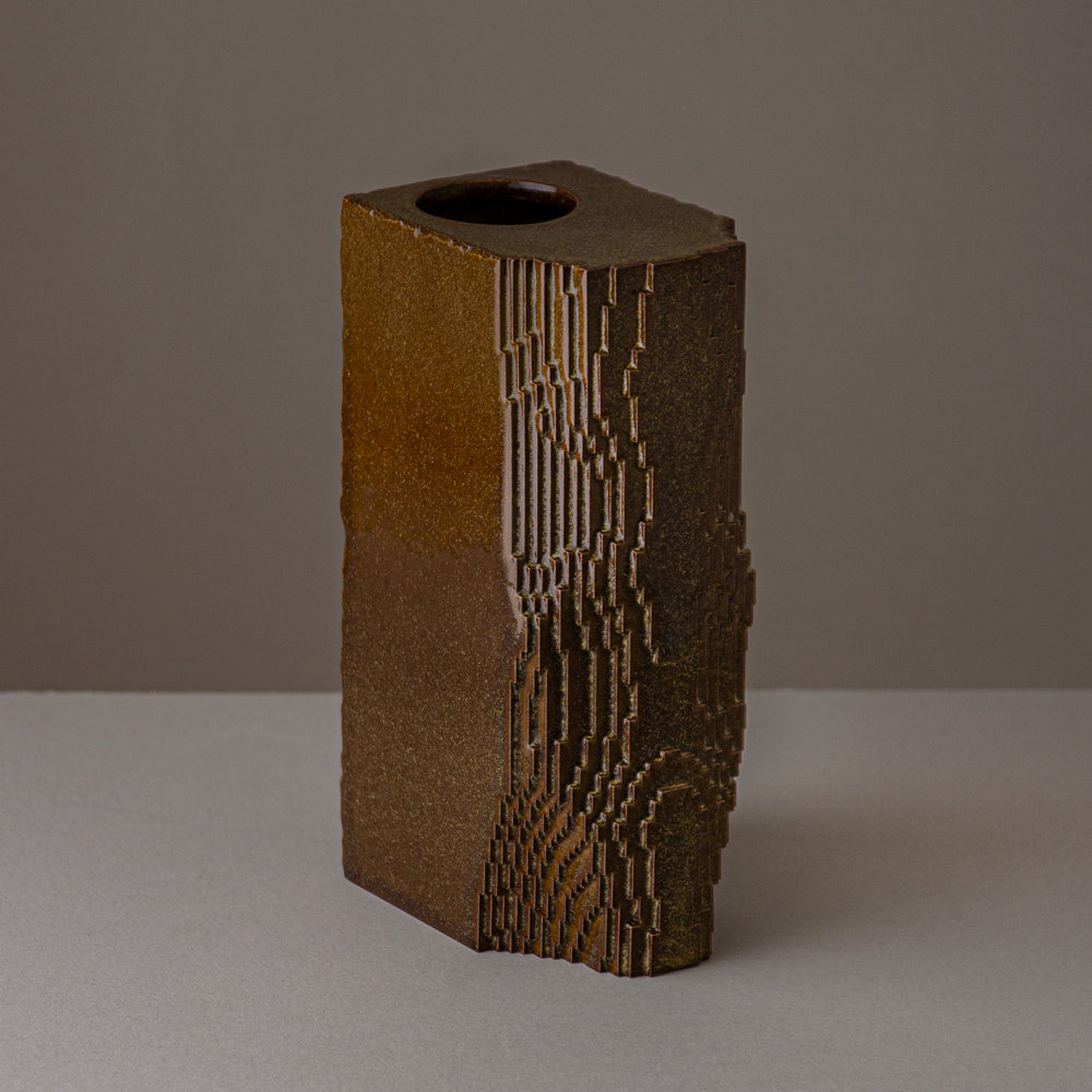 Voxel Block Vase / Iron Brown