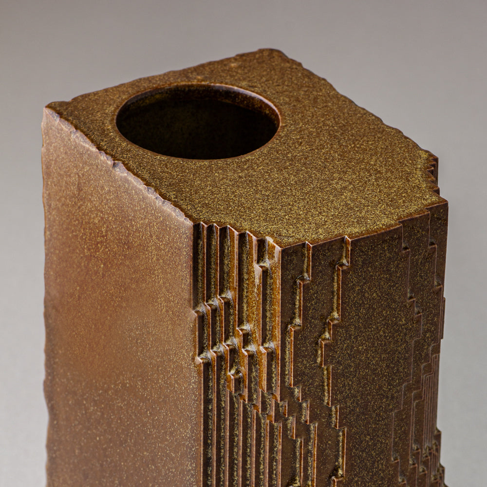 Voxel Block Vase / Iron Brown